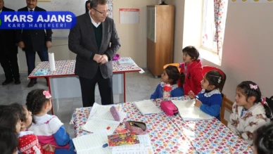 Vali Polat, okul ziyaretinde öğrencilerle bir araya geldi